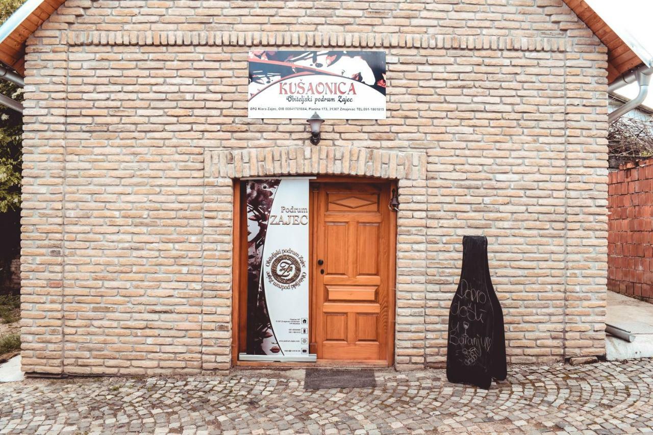 Appartement Sobe Na Vinskoj Cesti Zmajevac Extérieur photo